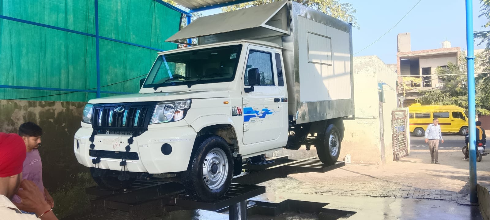 Road Milk Vending Machine